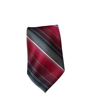 Pierre Cardin 100% Polyester Handmade striped tie 58 inches X 4 inches